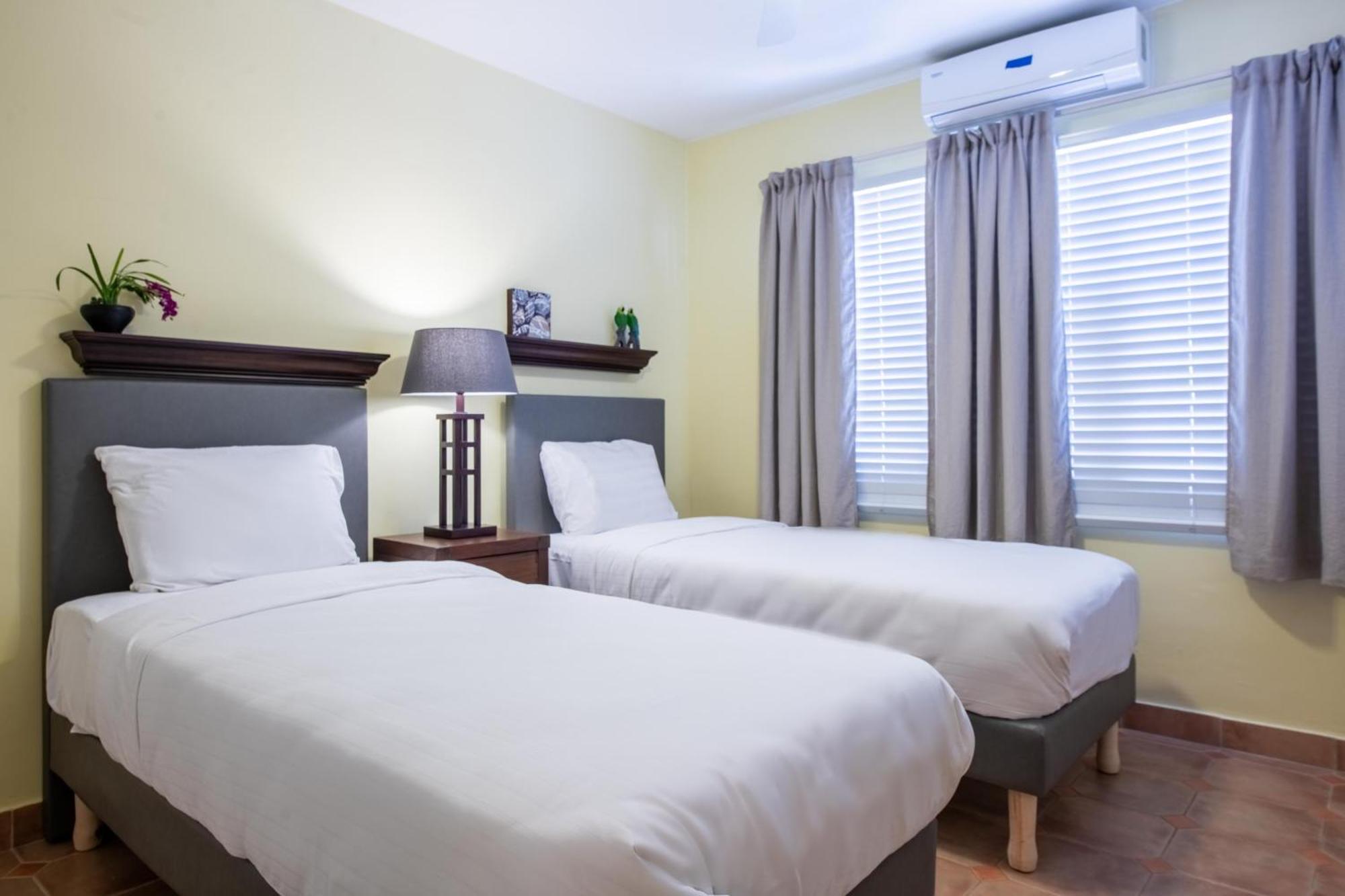 Curacao Luxury Holiday Rentals Willemstad Exterior photo